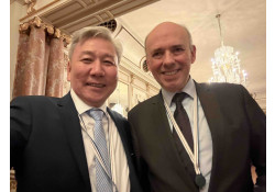 Элчин сайд Л. Болд Бельгийн Хааны Дипломат зөвлөх, Хааны ордны тамгын газрын дэд дарга, Элчин сайд Питер Клаестай Брюссель хотноо уулзав.