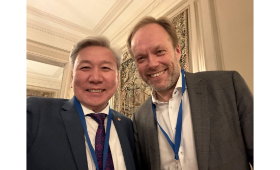 Элчин сайд Л.Болд Эгмонт ордонд Дипломат Харилцааны Хүрээлэнгээс зохион байгуулсан Уур амьсгалын өөрчлөлтийн талаархи COP30 бага хурлын үр дүн, түүний Европ болон дэлхийн бодлогод үзүүлэх нөлөөллийн талаар хэлэлцүүлэгт оролцлоо.