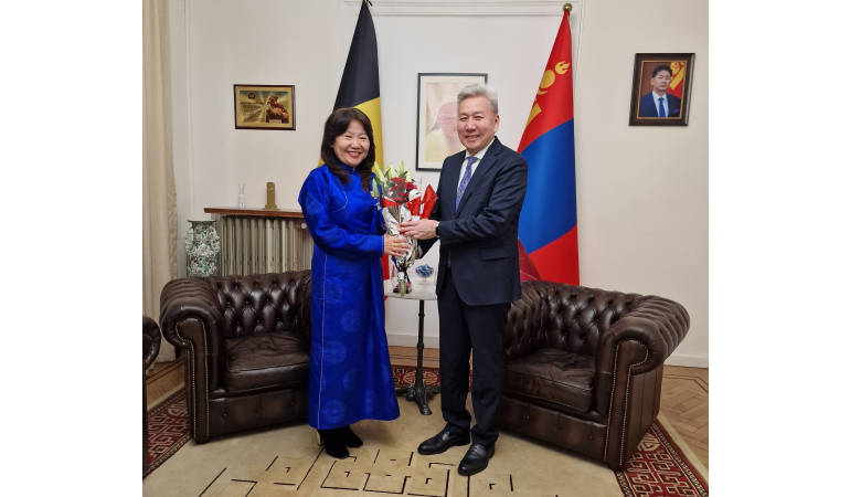 АЛТАН ГАДАС ОДОН ГАРДУУЛАВ