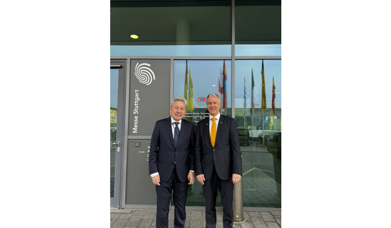 Элчин сайд Л.Болд Өргөмжит консул Роланд Блейнрот-той уулзав.