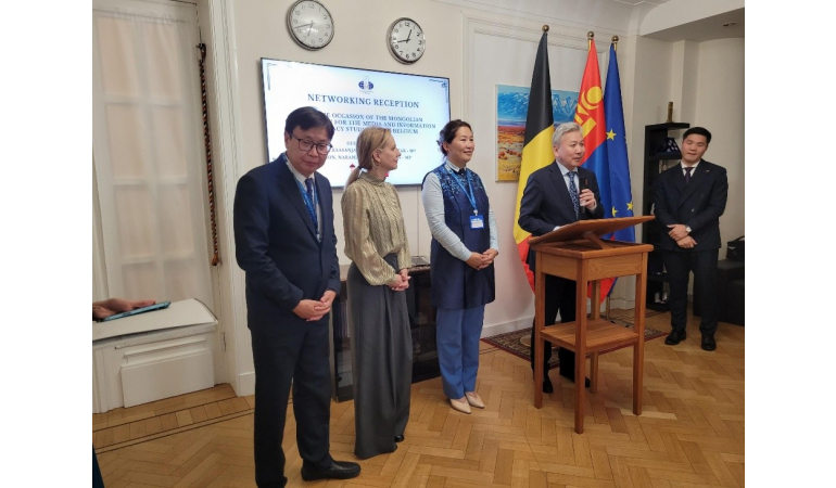 Улсын Их Хурлын гишүүн П.Наранбаяр, Х.Баасанжаргал нар хэвлэлийн төлөөлөгчдийн хамт Элчин сайдын яаманд зочлов