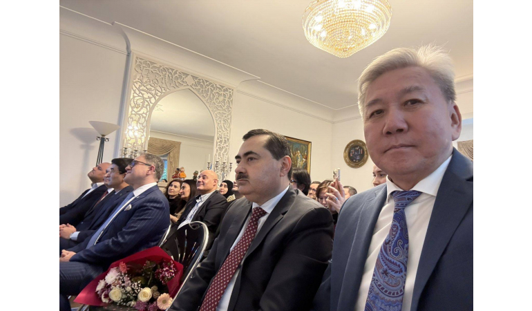 Элчин сайд Л.Болд дурсгалын арга хэмжээнд оролцов.